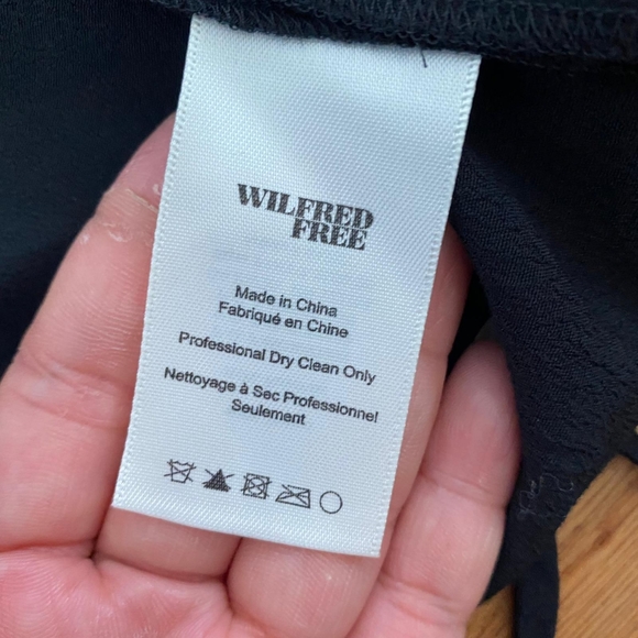 Wilfred Black Top Size M - Picture 11 of 13